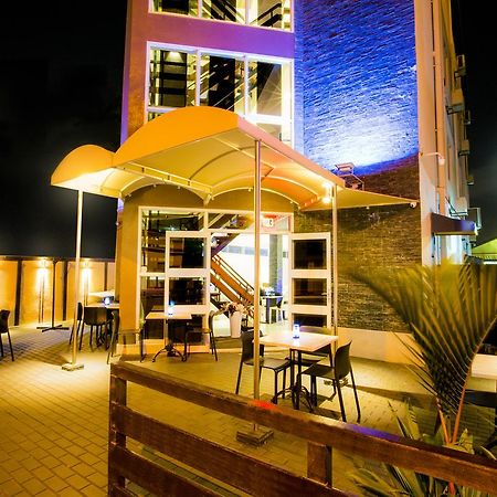 Q-Inn Boutique Hotel Παραμαρίμπο Εξωτερικό φωτογραφία