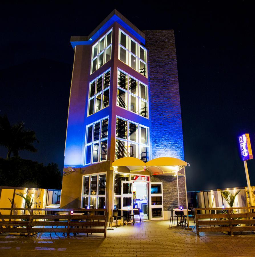 Q-Inn Boutique Hotel Παραμαρίμπο Εξωτερικό φωτογραφία